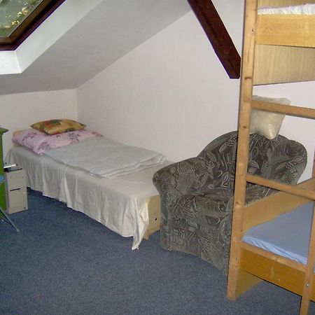 Ifi Hostel Pecs Ruang foto