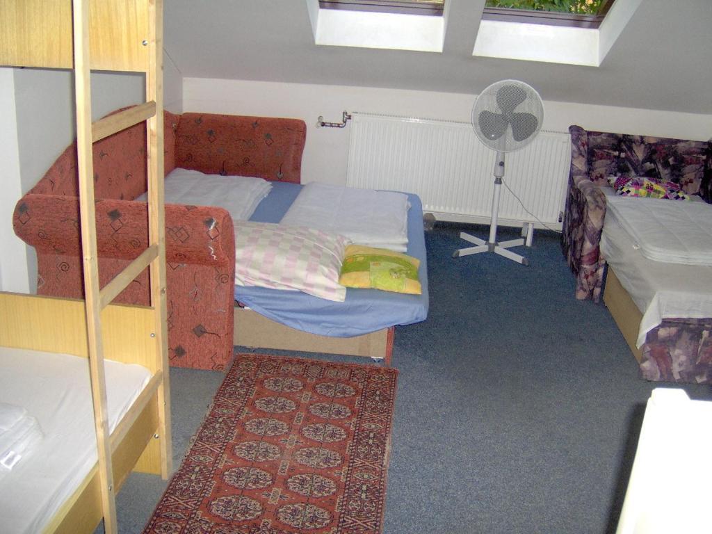 Ifi Hostel Pecs Ruang foto